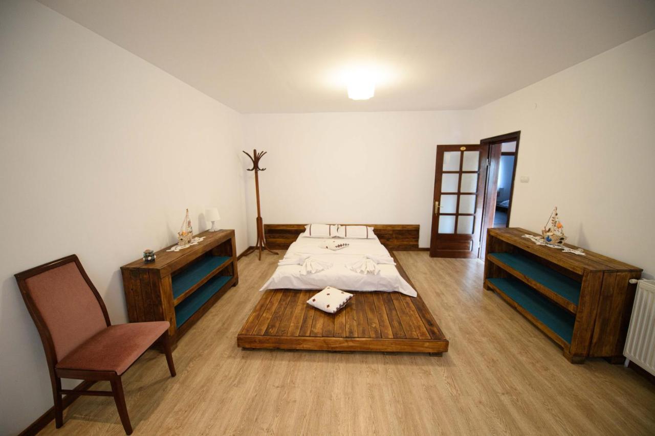 Vila Toate Panzele Sus Corbu  Exterior foto