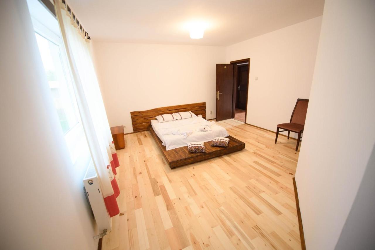 Vila Toate Panzele Sus Corbu  Exterior foto